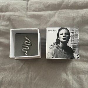 Taylor Swift Reputation Ring